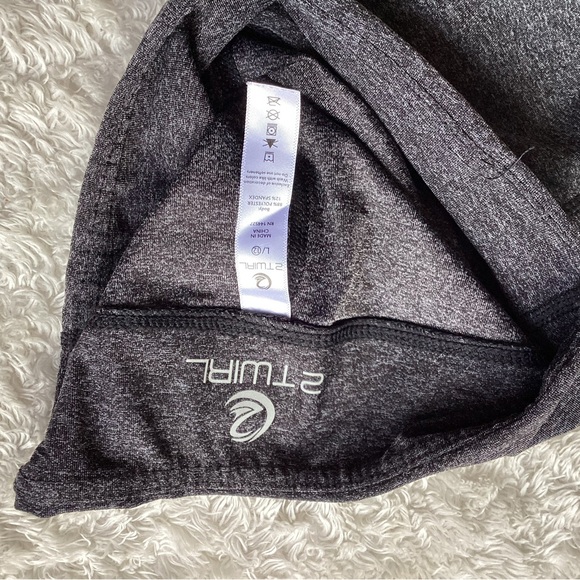 Black and Pink Leggings with Tapered Design - Picture 3 of 3